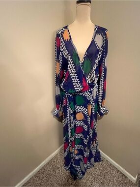 Sexy Diva Deep V Long Sleeve Abstract Print Maxi Dress